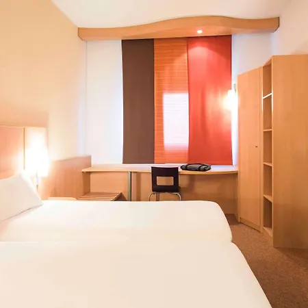 Ibis Отель Грандате