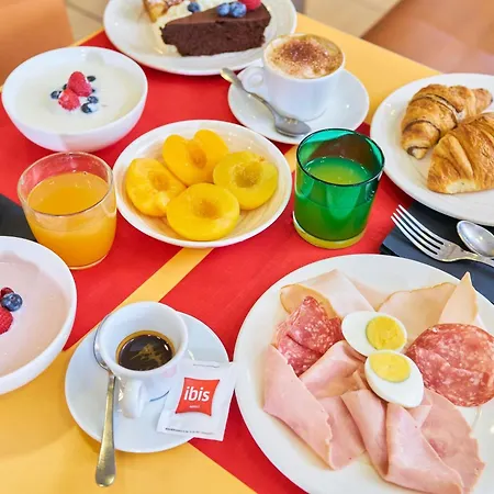 アイビス コモ 3*