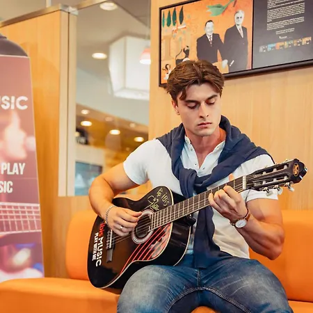 ホテル アイビス コモ グランダーテ